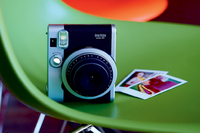 Fujifilm Instax mini 90 Neo Classic - nowy styl, nowe możliwości